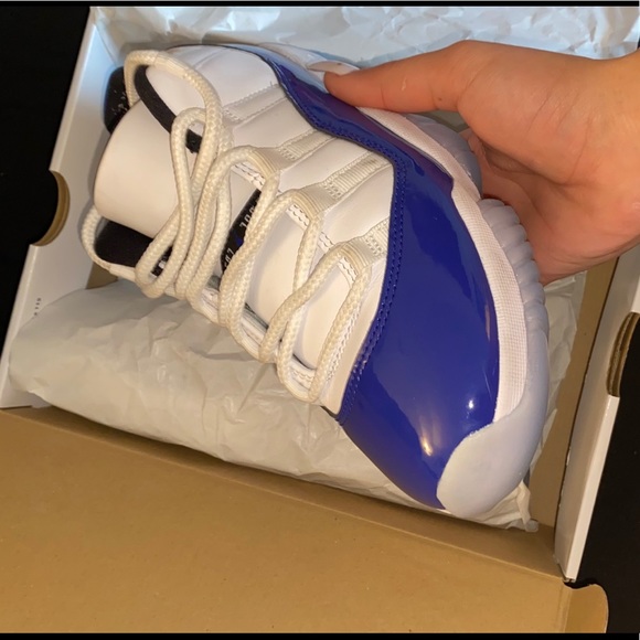 Jordan 11 Low - Picture 4 of 4